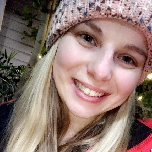 Meet your Posher, Christy - Picture 4 of 4